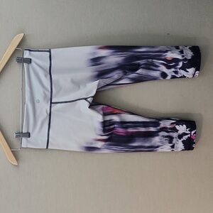 Lululemon Cropped Leggings Size 6